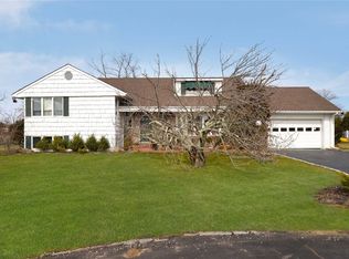 1069 Channel Dr, Hewlett, NY 11557