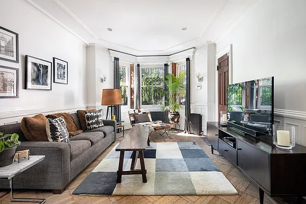 Sold by Douglas Elliman | media 19