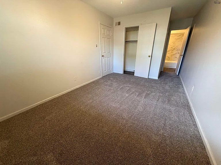 409 Park St — Photo 3