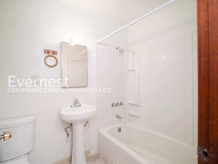 10106 NE 185th St #103 — Photo 8