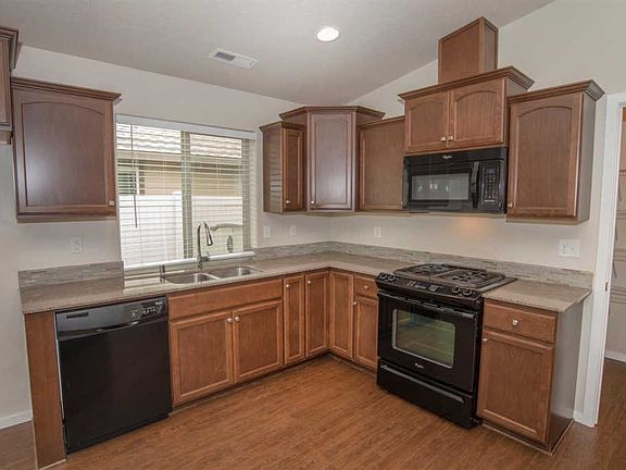 4th image of 20089 E Glenbrook Ave