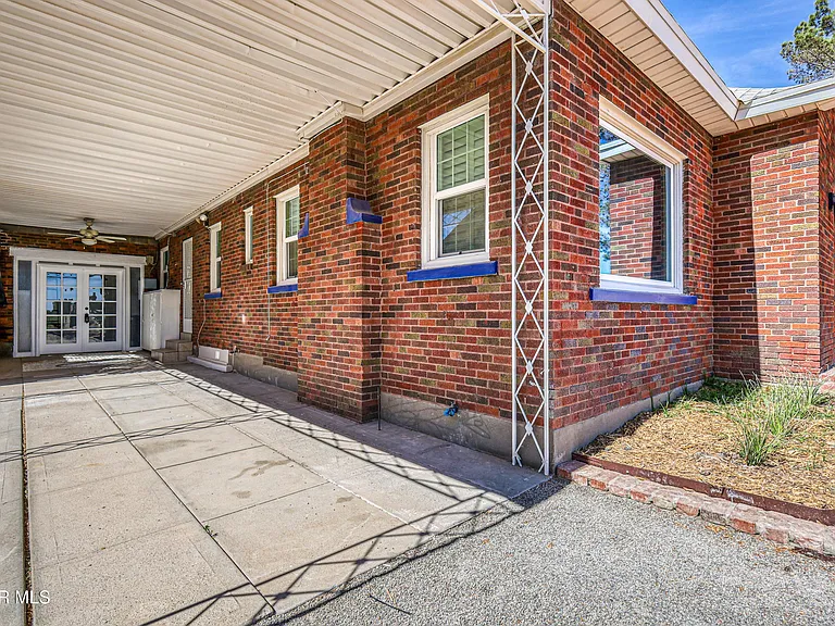 715 E Robinson Ave — Photo 4