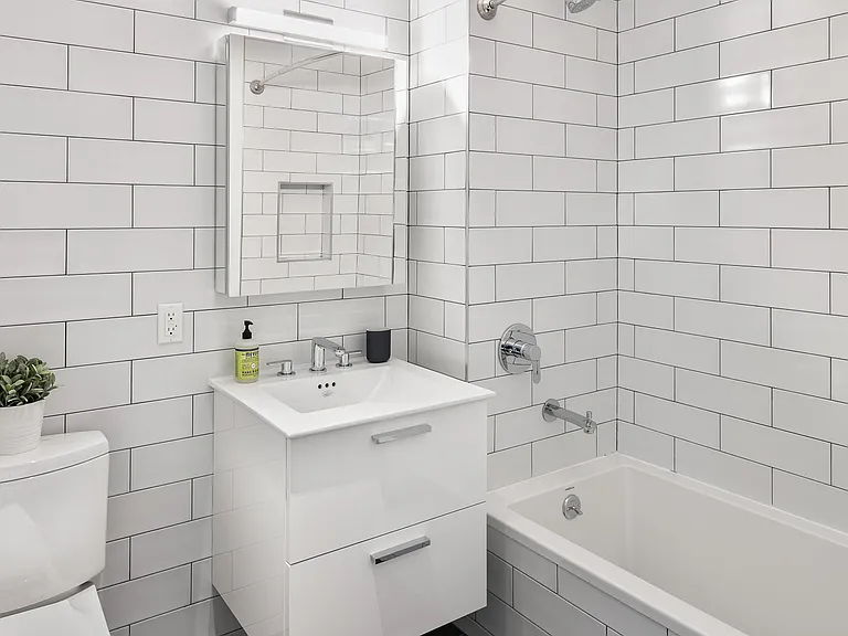178 N 11th St #5F — Photo 5