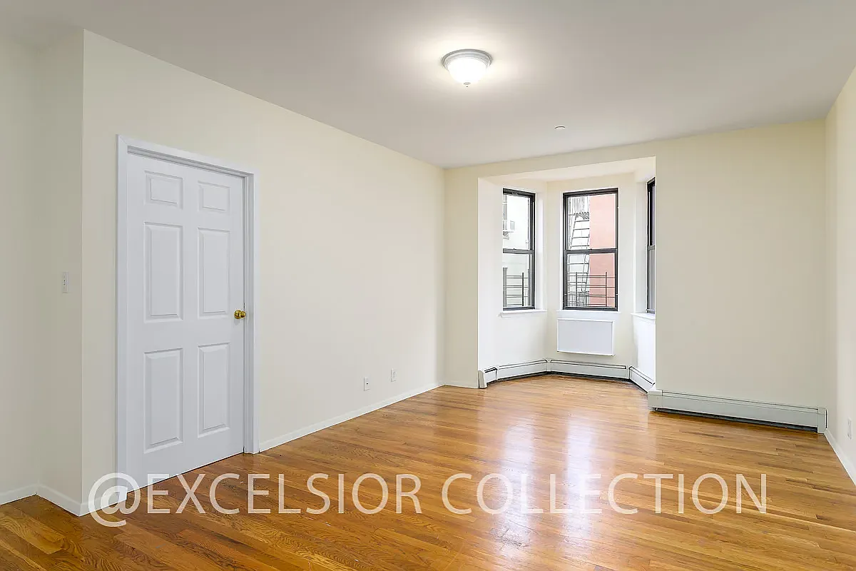546 Henry Street — Photo 1