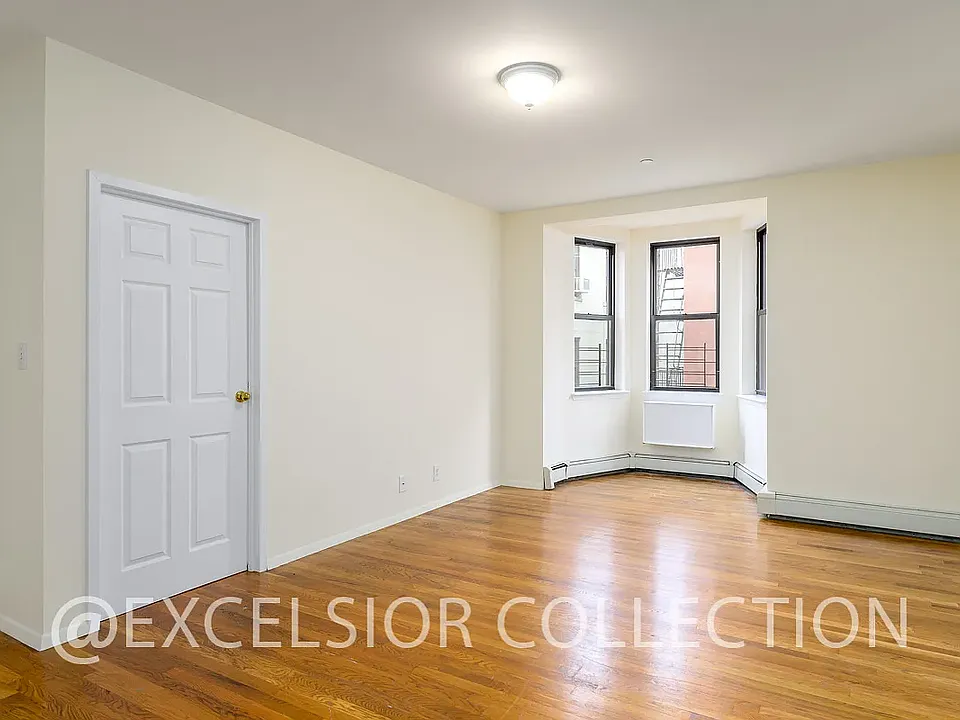 546 Henry St #3C