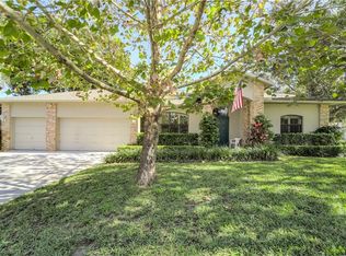 3969 Appletree Dr, Valrico, FL 33594