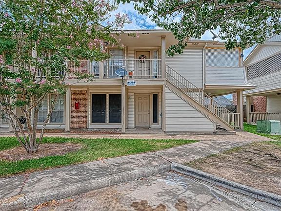 3rd image of 11503 Meadow Ln #A