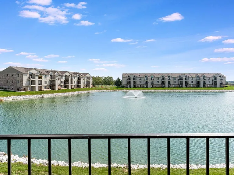 Oak Shores Apartments — Photo 67
