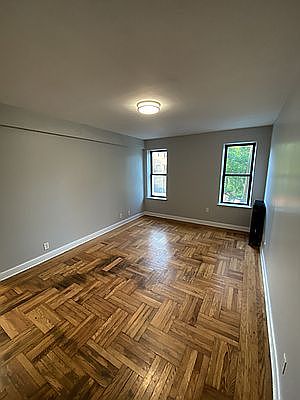 2nd image of 596 Edgecombe Ave #2IE