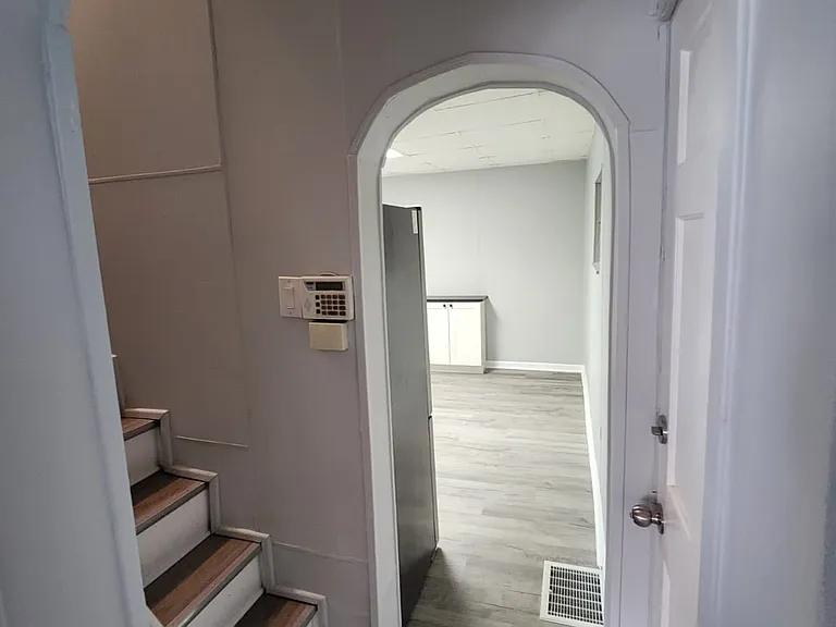 215 E 15th Ave — Photo 11