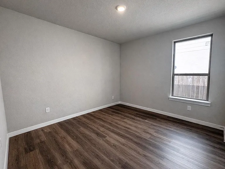 28511 Eli Eagle St — Photo 29