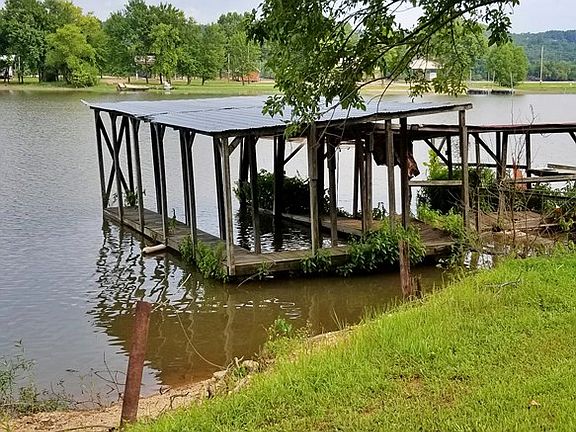 4th image of 642 Richardson Dr