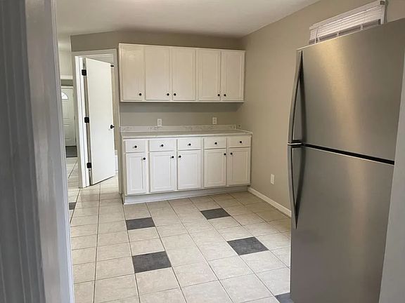 2nd image of 1016 Stinson St #1016
