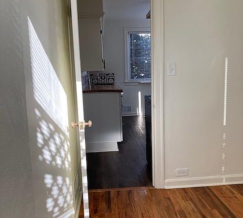 5th image of 702 6th Ave APT A