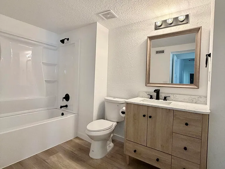 717 King St — Photo 5