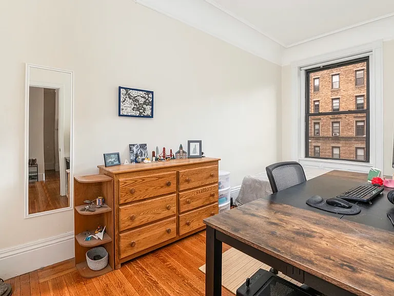 9 Buswell St #2F — Photo 4