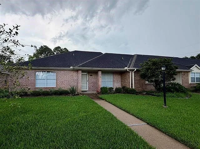 3 bed, 2.0 bath, 1634 sqft, $2,175 — Photo 1