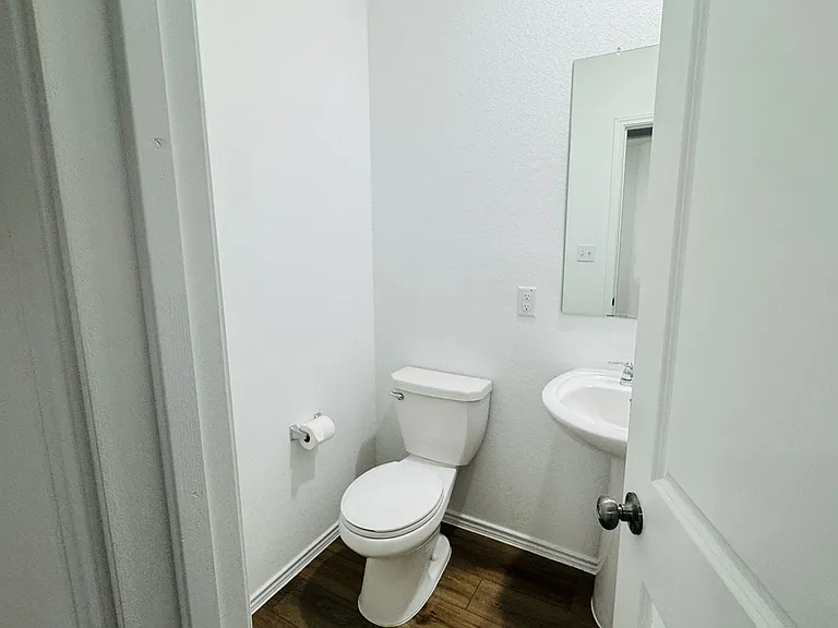 1628 Frontenac St — Photo 24