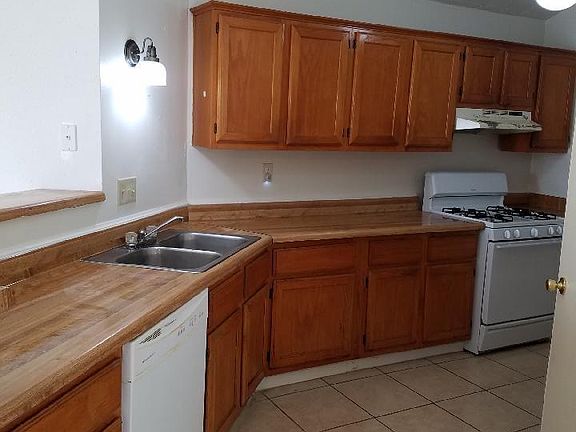 5th image of 7303 Village Lake Dr