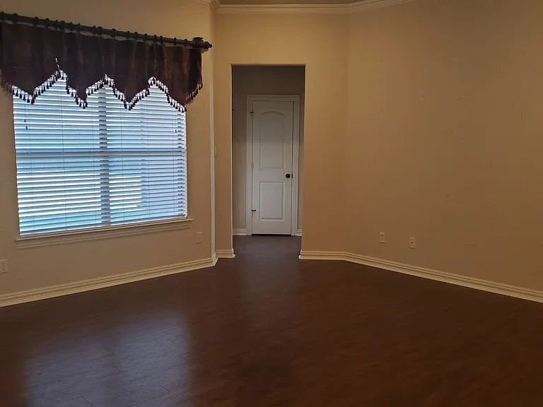 1125 Northwood Ln — Photo 10