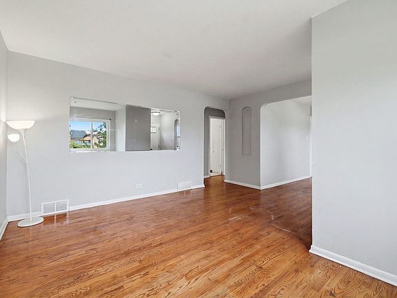 5th image of 9810 S Loomis St