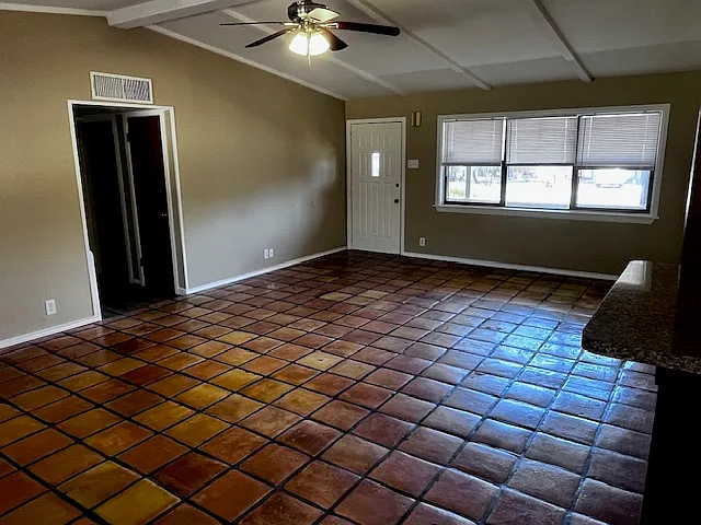 3 bed, 1313 sqft, $1,675 — Photo 3