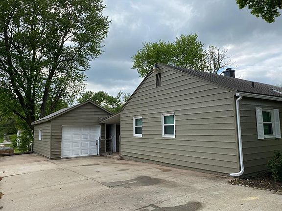 2nd image of 2232 S 37th St