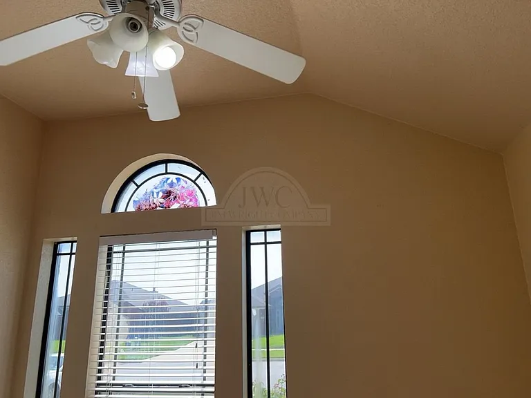 2509 Lavender Ln — Photo 10