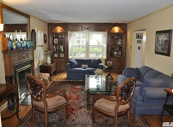 2nd image of 572 Lakeview Ave