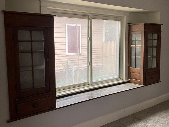 4th image of 6924 Fullerton Ave