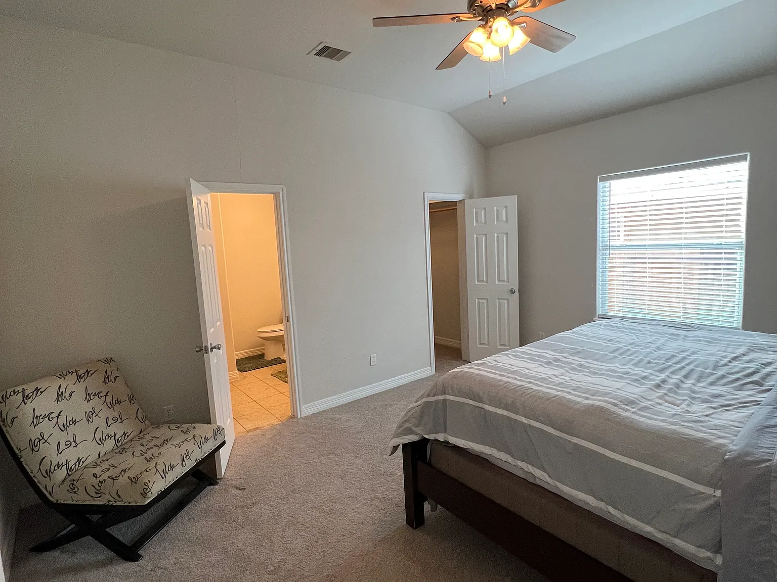 3 bed, 1360 sqft, $1,050 — Photo 2
