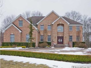 19 Kipling Way, Manalapan, NJ 07726