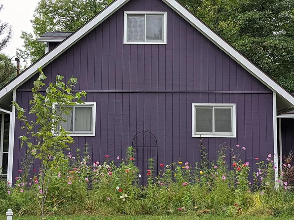 2590 N Arbutus Ct, Midland, MI 48642