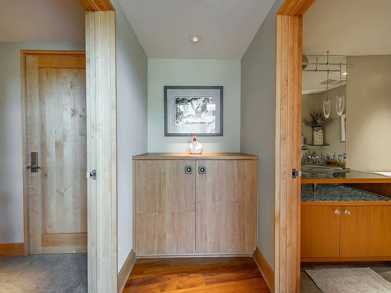 568 Hidden Lake Ct — Photo 14