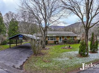 100 Ramsey Dr, Jersey Shore, PA 17740