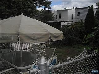 4th image of 799-801 Parker St