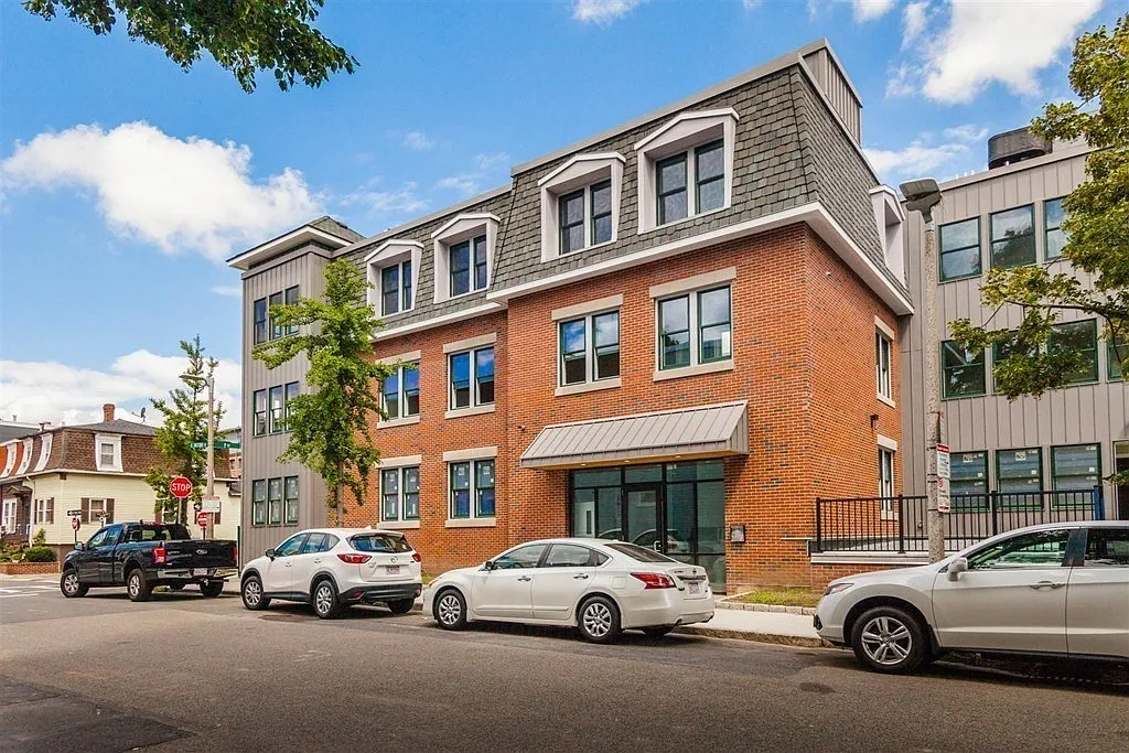 1 bed, 1.0 bath, 800 sqft, $3,500 — Photo 1