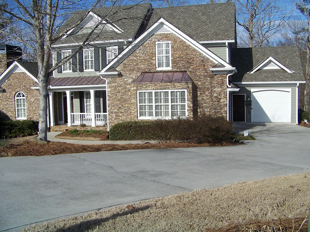 Building Photo - 5286 Hickory Ridge Dr