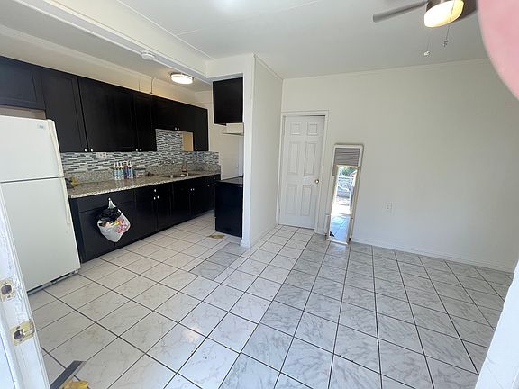 5th image of 6977 Conejo Dr #B
