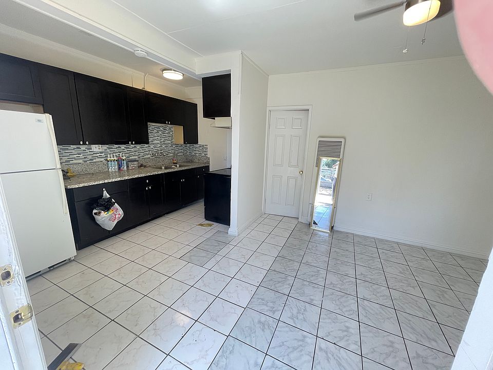 1st image of 6377 Conejo Dr #B