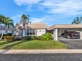 2228 Riverbluff Pkwy, Sarasota, FL