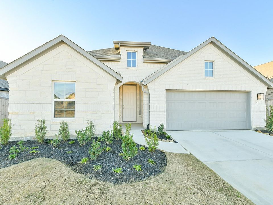 1st image of 32307 Magnolia Glen Ln