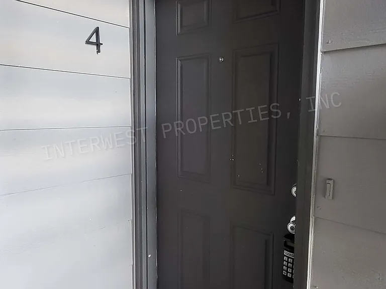 4700 Falls View Ave #4 — Photo 7