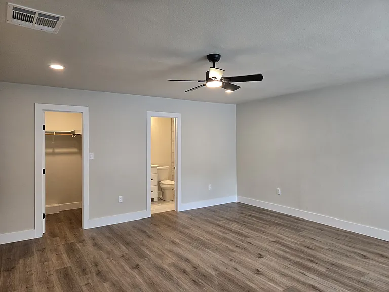 4411 Dovewood Dr — Photo 9