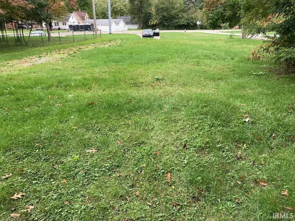 5270 S Main St, South Bend, IN 46614