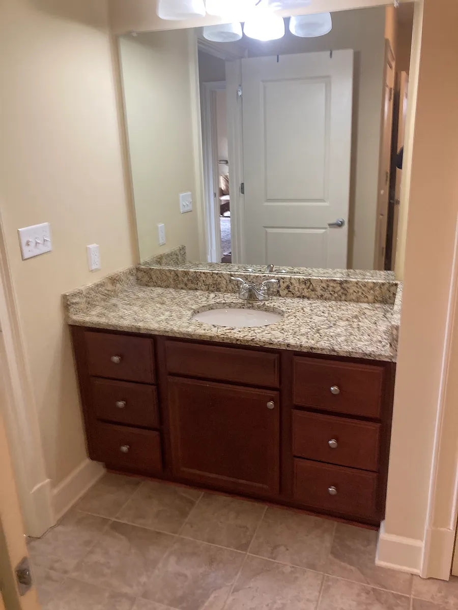 Photo 1 of 7 - 200 River Vista Dr #704 - Atlanta, GA Primary Photo - 200 River Vista Dr #704