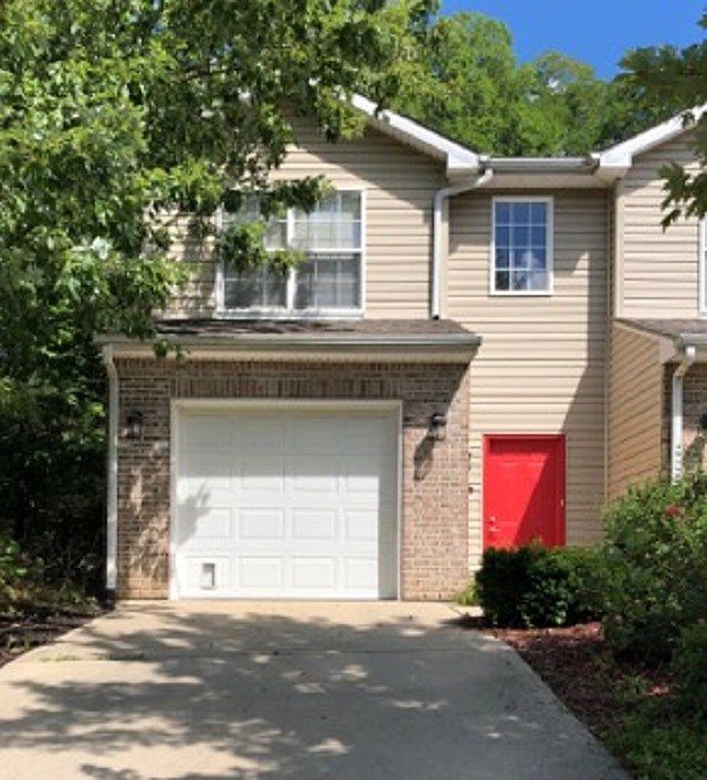 1st image of 333 Greenbrier Dr