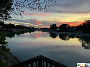 228 Lake Ridge Dr, Seguin, TX 78155