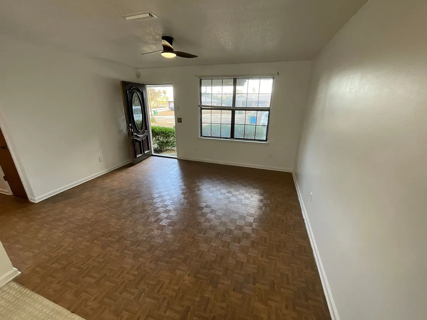 Spacious Brick 3/1 in Marianna in Quiet Cul-de-Sac with 1-Car Garage — Photo 2