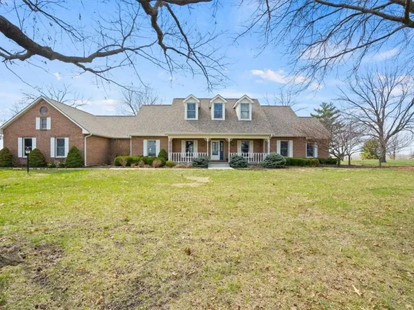 16927 206th St, Tonganoxie, KS 66086